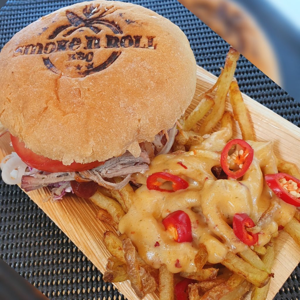 Pulled Beef Burger mit Pommes